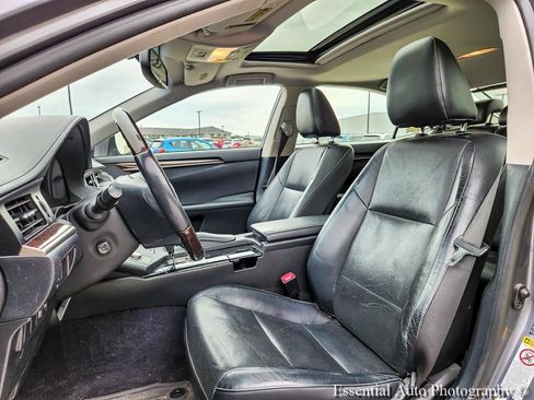 Used 2014 Lexus ES 350 w/ Luxury Package FWD image 8