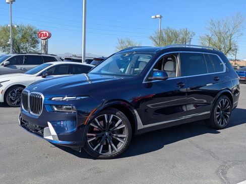 Used 2023 BMW X7 xDrive40i w/ Executive Package image 33
