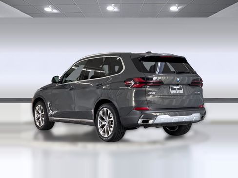 Used 2026 BMW X5 sDrive40i w/ Premium Package RWD image 3