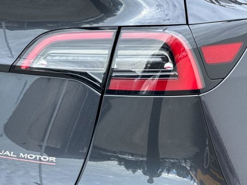 Used 2025 Tesla Model Y Performance image 25