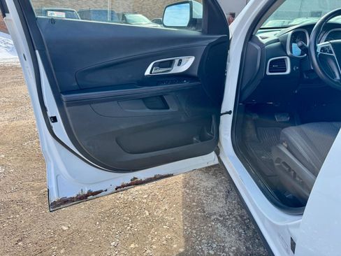 Used 2015 Chevrolet Equinox LT image 10