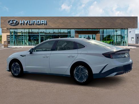 New 2026 Hyundai Sonata SEL FWD image 4