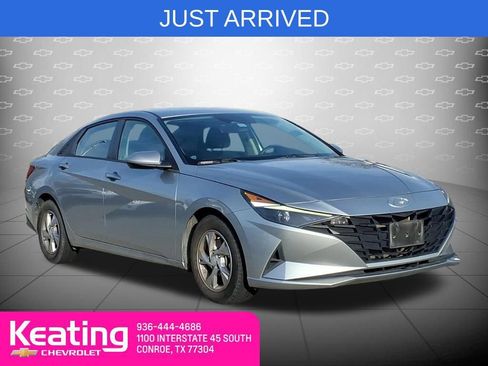 Used 2021 Hyundai Elantra SE image 1