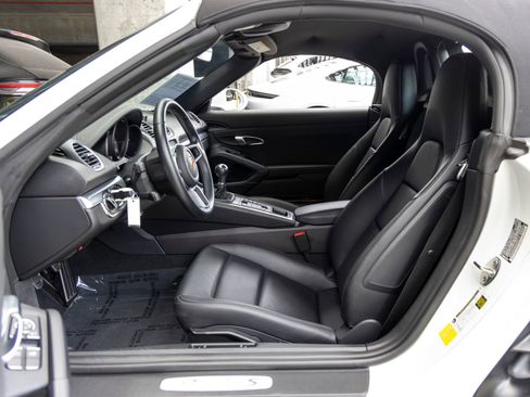 Certified 2024 Porsche 718 Boxster S RWD image 36