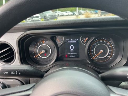 Used 2025 Jeep Gladiator Sport AWD/4WD image 20