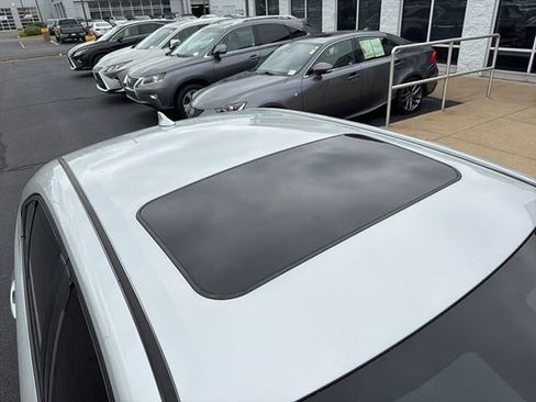 Used 2020 Toyota Corolla XSE FWD image 7