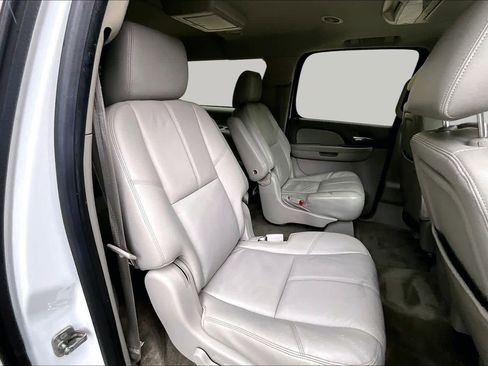 Used 2013 Chevrolet Suburban LT AWD/4WD image 19