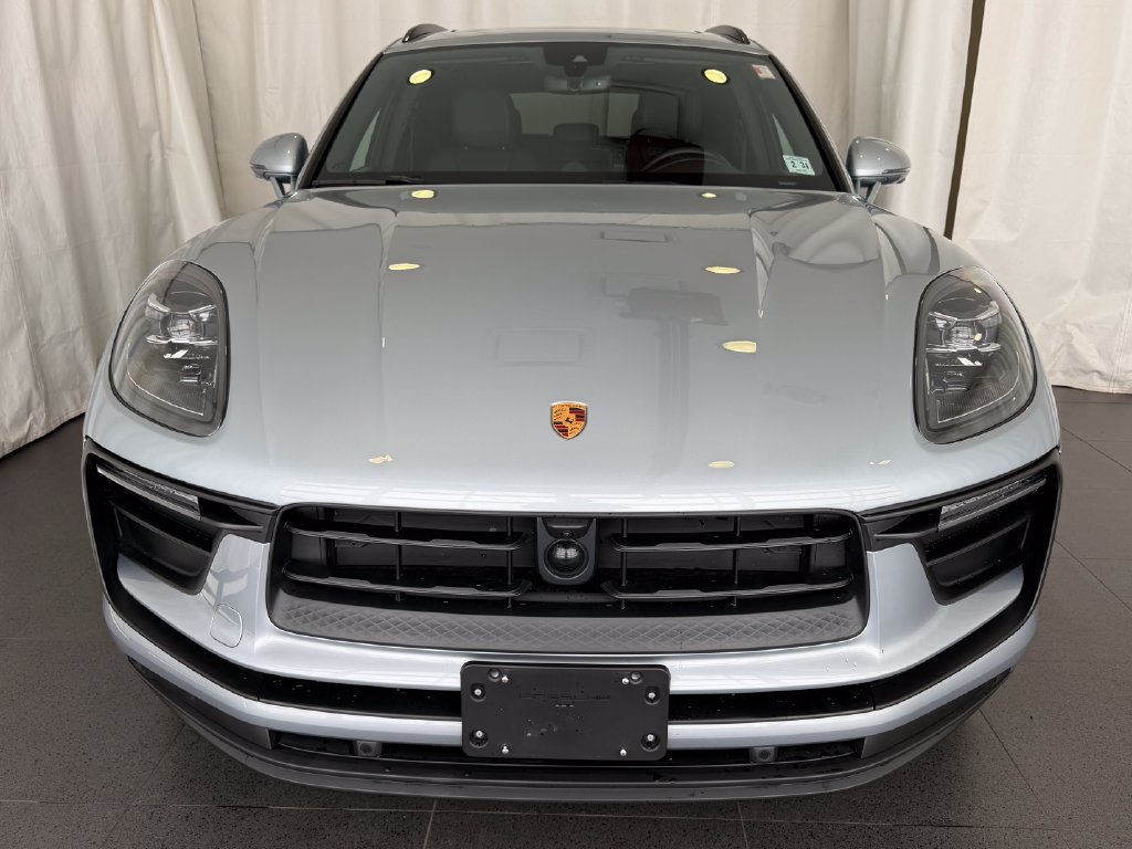Certified 2026 Porsche Macan AWD/4WD image 6