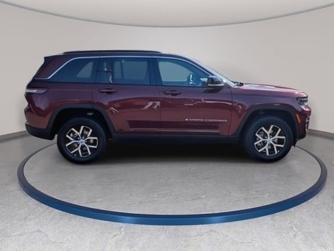 New 2025 Jeep Grand Cherokee Limited w/ Luxury Tech Group II RWD image 4