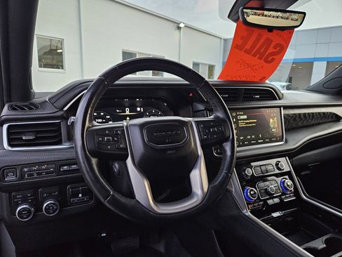 Used 2023 GMC Yukon XL Denali w/ Denali Reserve Package image 13