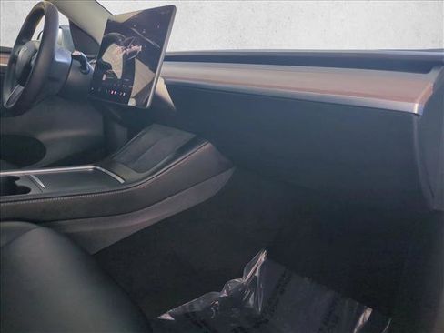 Used 2025 Tesla Model Y Long Range image 23