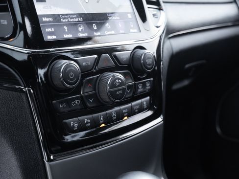 Used 2019 Jeep Grand Cherokee High Altitude image 13