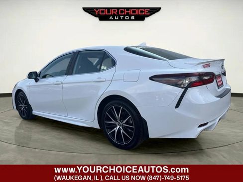 Used 2022 Toyota Camry SE FWD image 3