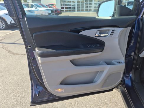 Used 2019 Honda Pilot Touring image 14