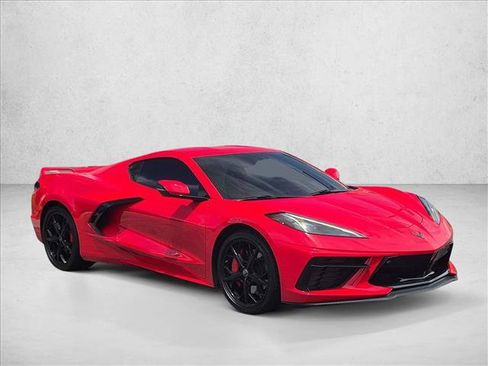 Used 2021 Chevrolet Corvette Stingray Premium Cpe w/ Z51 Performance Package RWD image 3