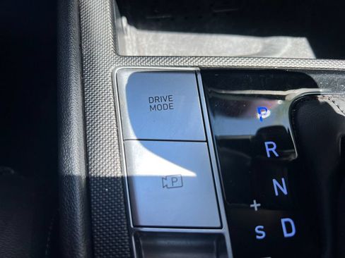 Used 2023 Hyundai Elantra Limited w/ Preferred Accessory Package FWD image 26