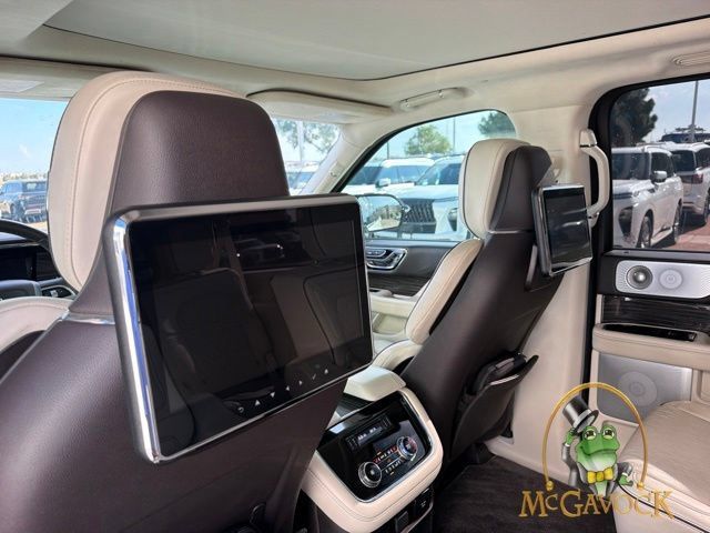 Used 2021 Lincoln Navigator L Black Label w/ Special Edition Package AWD/4WD image 27