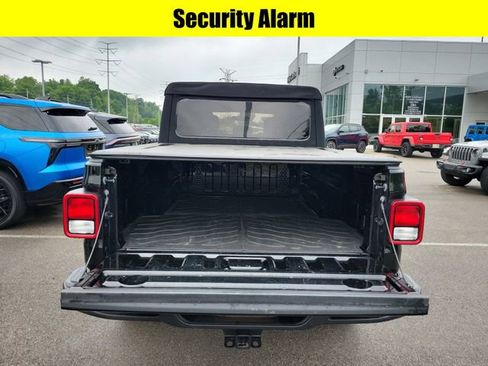 Used 2023 Jeep Gladiator Sport AWD/4WD image 27
