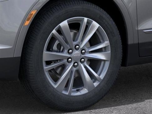Certified 2025 Cadillac XT5 Premium Luxury w/ LPO, Floor Liner Package AWD/4WD image 9