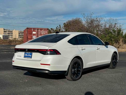 New 2025 Honda Accord SE image 6