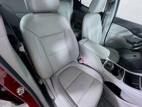 Used 2023 GMC Acadia SLT image 29