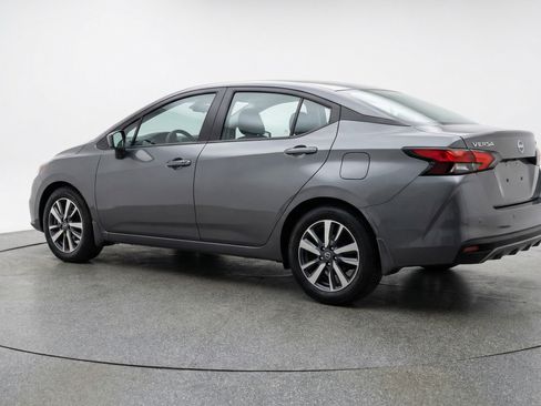 Used 2025 Nissan Versa SV image 6