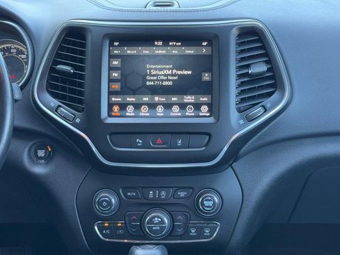 Used 2021 Jeep Cherokee Latitude Lux w/ Comfort/Convenience Group FWD image 16