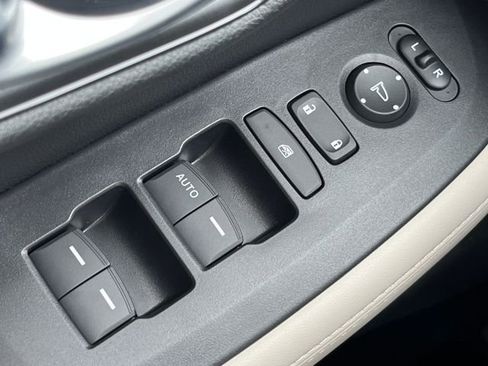 New 2026 Honda HR-V LX image 18