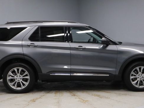 Certified 2023 Ford Explorer XLT w/ Equipment Group 202A image 3