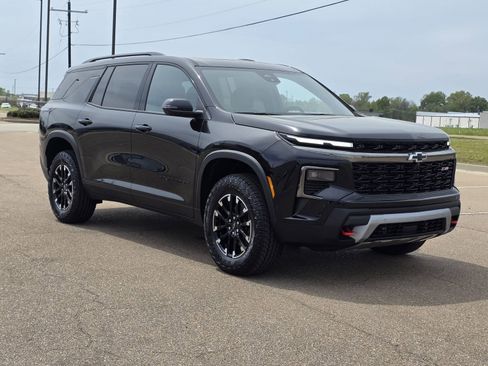 New 2026 Chevrolet Traverse Z71 w/ Enhanced Driving Package image 2