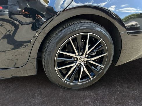 Used 2022 Toyota Camry SE w/ Carpet Mat Package (TMS) image 9