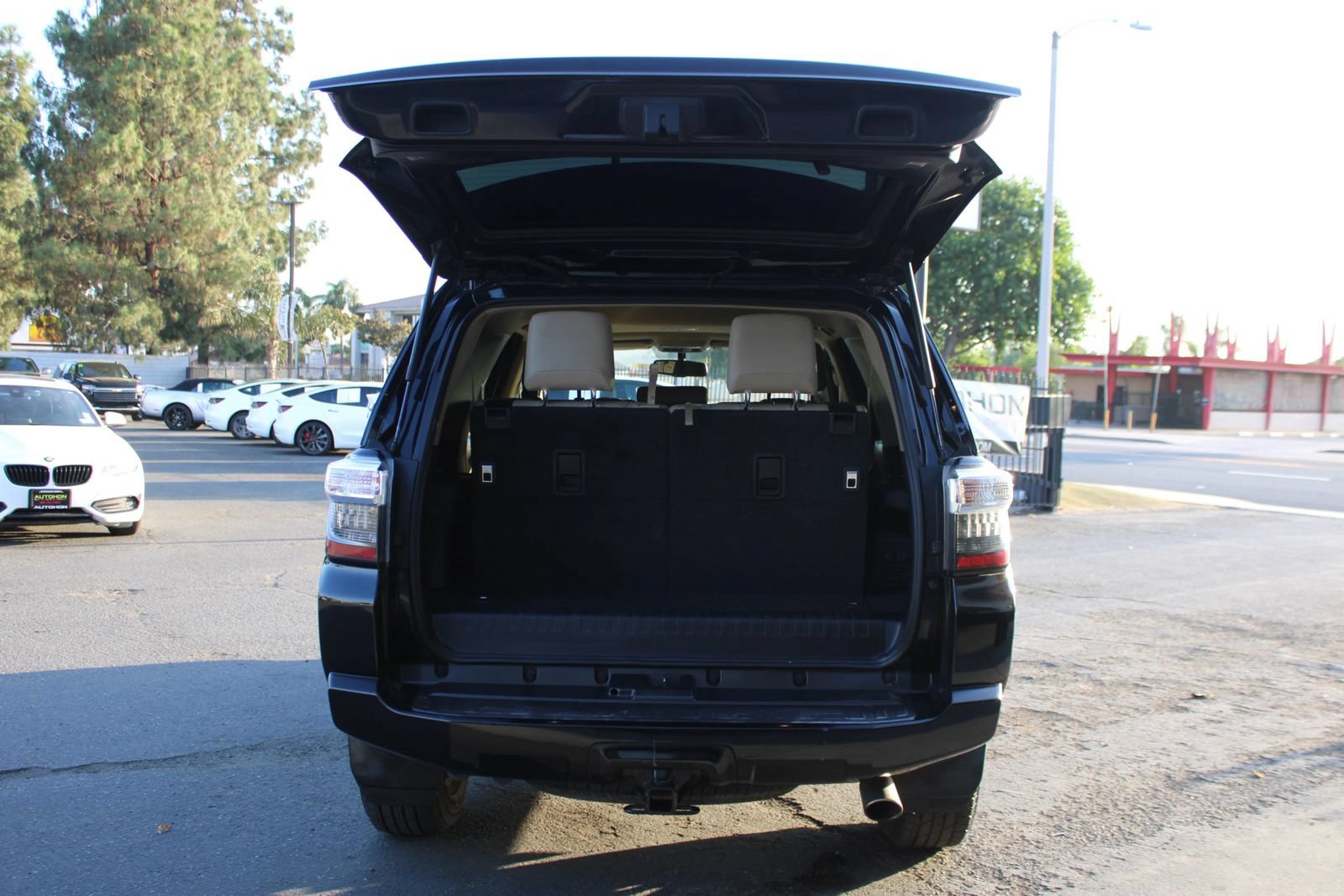 Used 2018 Toyota 4Runner SR5 Premium RWD image 36