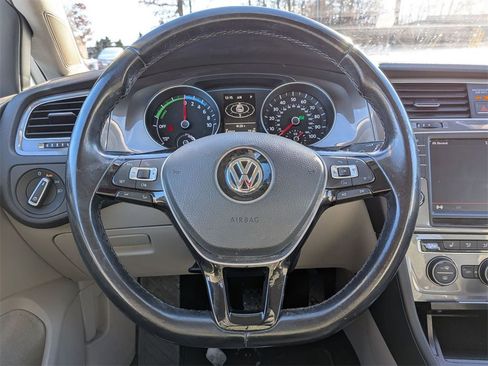 Used 2016 Volkswagen e-Golf SEL Premium image 17