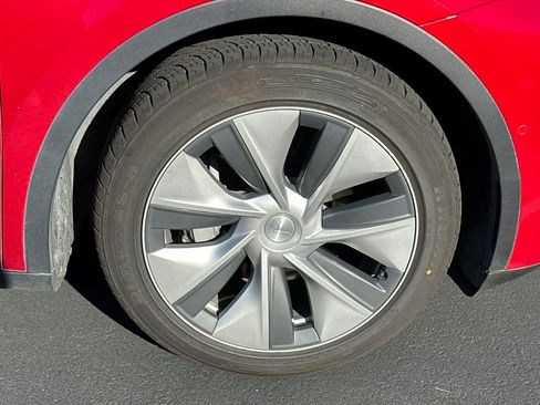 Used 2022 Tesla Model Y Long Range AWD/4WD image 11