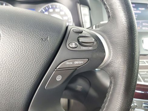 Used 2019 INFINITI Q70 Luxe w/ Proactive Package image 23