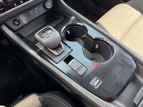 Used 2024 Nissan Rogue SV FWD image 29