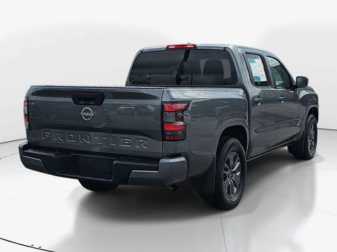 Used 2025 Nissan Frontier SV image 5