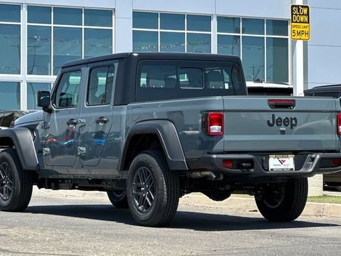 New 2026 Jeep Gladiator Sport AWD/4WD image 5