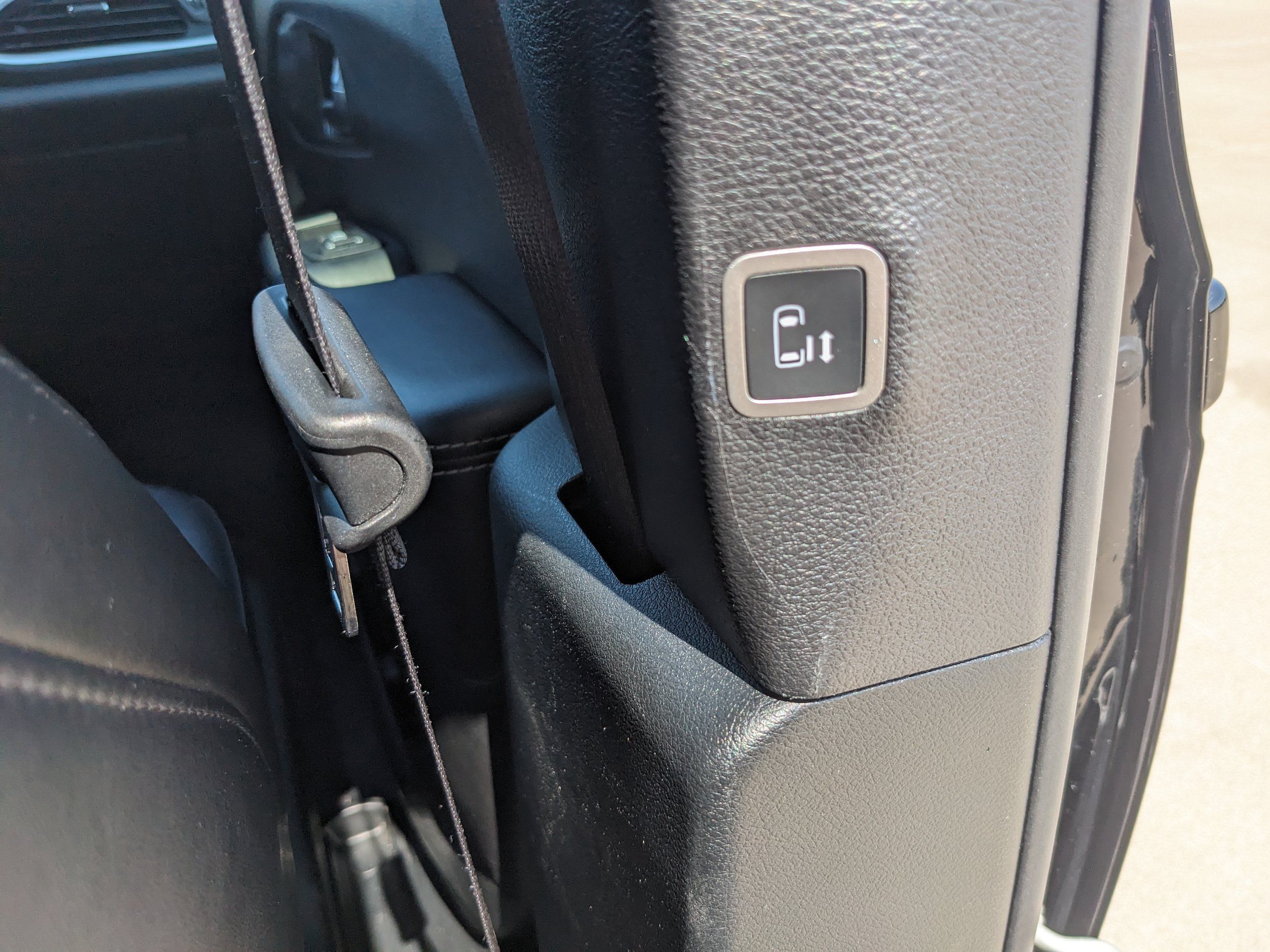 Used 2026 Chrysler Pacifica Select FWD image 42