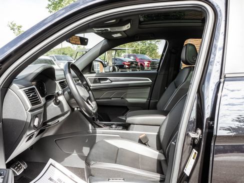 Used 2023 Volkswagen Atlas Cross Sport SEL R-Line AWD/4WD image 24