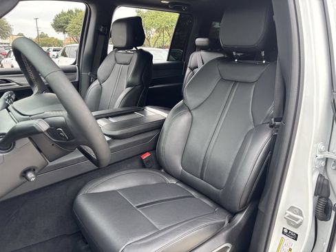 Used 2026 Jeep Grand Wagoneer Limited w/ Premium Group II AWD/4WD image 23