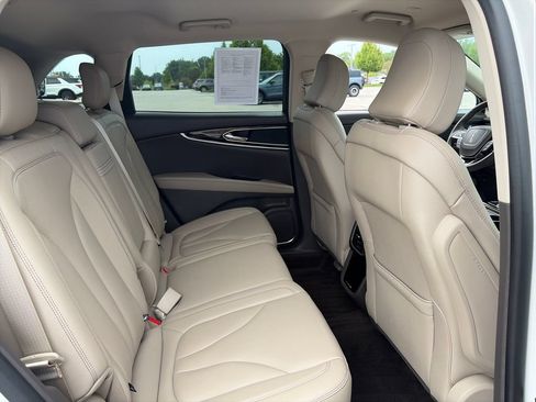 Used 2023 Lincoln Nautilus AWD w/ Premium Package image 30