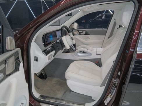 Used 2022 Mercedes-Benz Maybach GLS 600 4MATIC image 61