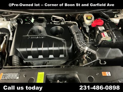 Used 2017 Ford Explorer XLT w/ Equipment Group 202A AWD/4WD image 10