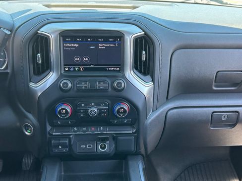 Used 2021 Chevrolet Silverado 1500 LT Trail Boss AWD/4WD image 17