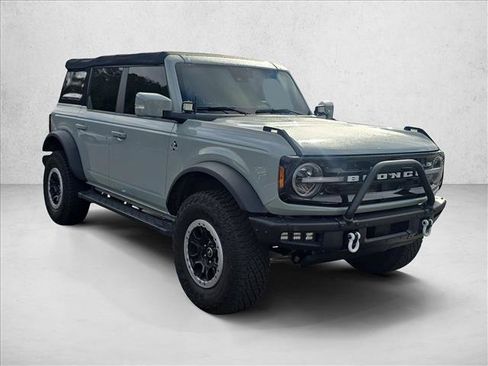 Used 2022 Ford Bronco Outer Banks w/ Sasquatch Package image 3