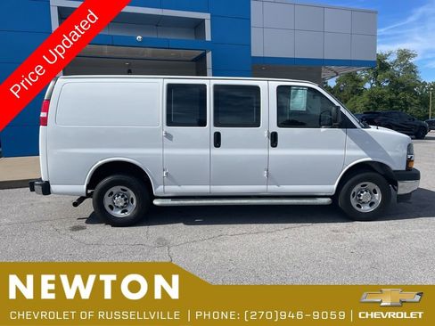 Used 2024 Chevrolet Express 2500 w/ Driver Convenience Package RWD image 32