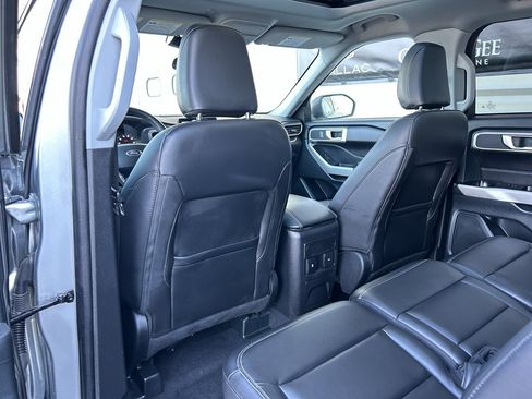Used 2024 Ford Explorer XLT w/ Equipment Group 202A AWD/4WD image 13