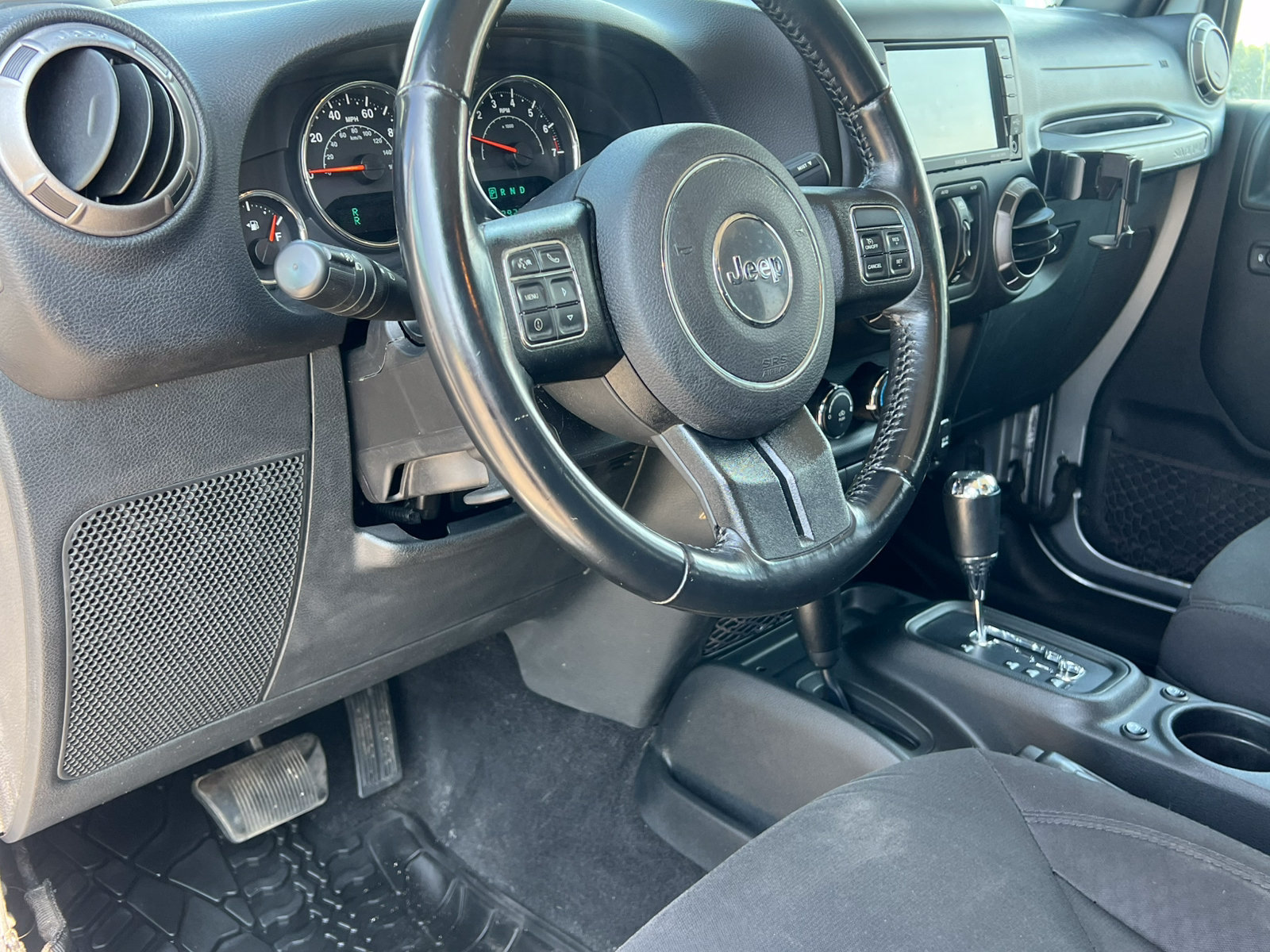 Used 2018 Jeep Wrangler Unlimited Sport AWD/4WD image 16