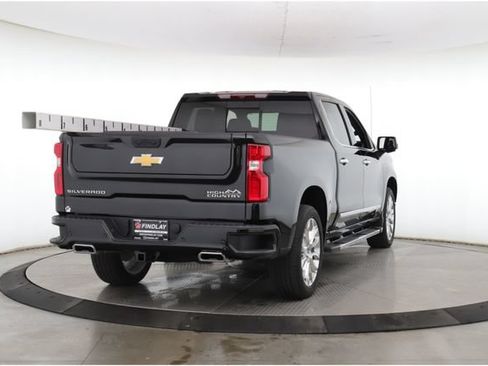 Used 2024 Chevrolet Silverado 1500 High Country AWD/4WD image 7